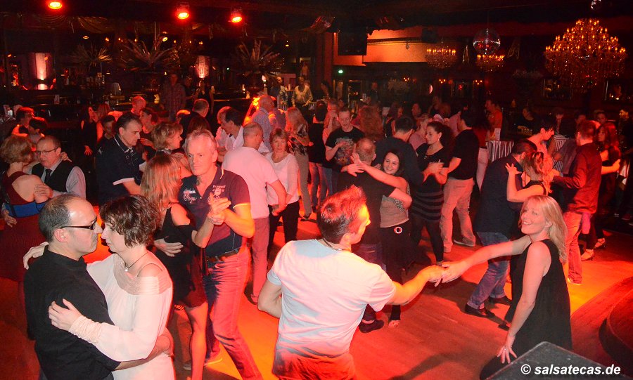 Salsa im Prater Bochum mit DJane Susanne