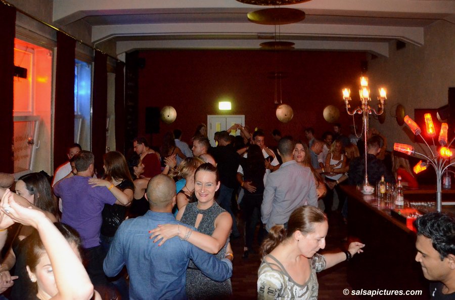 Salsa im Gleiswerk, Bahnhof Benrath, Düsseldorf