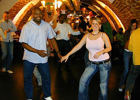 Salsa in Frankfurt: Zimt und Koriander